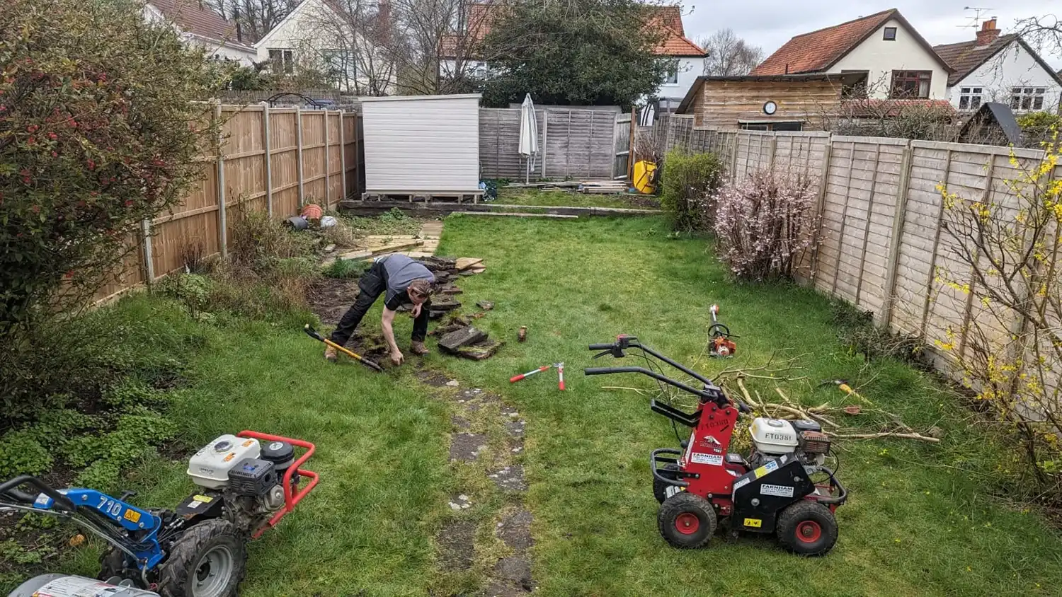 garden before 1
